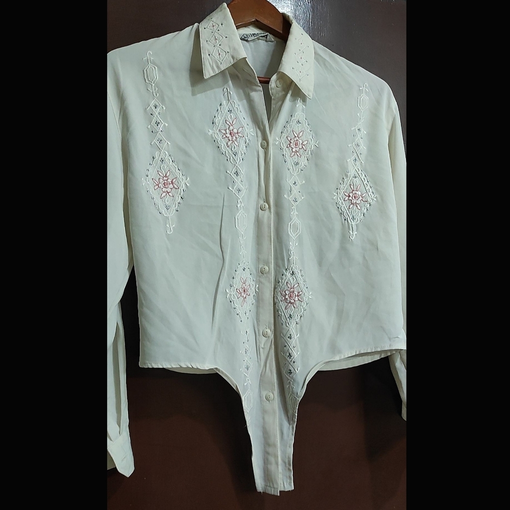 Crop Knot Shirt - Picture 3 of 9